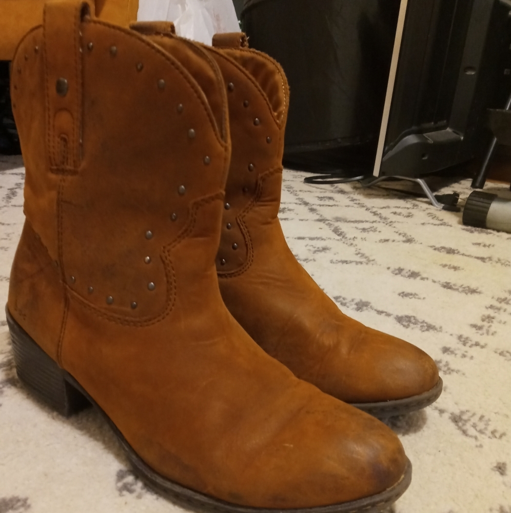 Pair of brown b.o.c boots